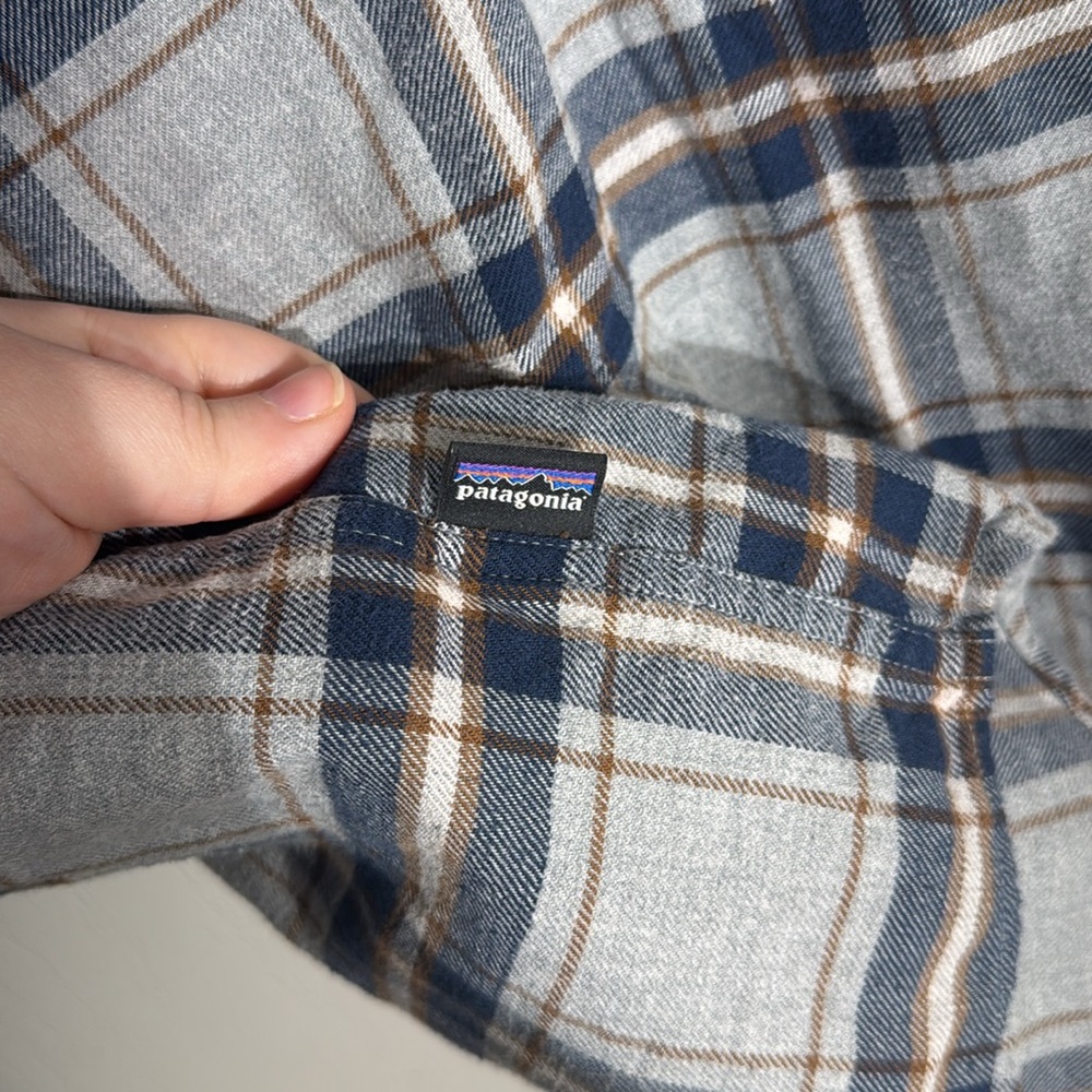 Patagonia Blue Plaid Button-Up Shirt - Picture 4 of 5